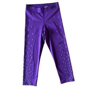 Nike Pro Women’s Royal Purple Capri 3/4 Length Leggings, Small